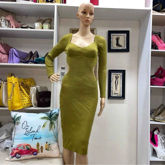 green emerald velvet dress CIDER Womens Dresses Floral Dress Sleeveless Scoop Neck Ruched Midi Dress:  Green, XL at Amazon Women's Clothing store main image 1